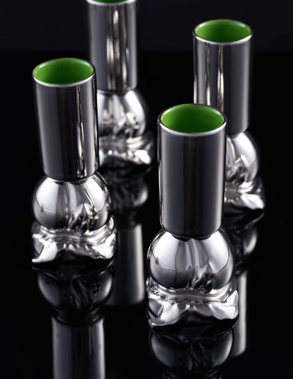 XI XING LE 喜行乐：Silver Peach Wine Cup Set of 4 桃樽小酒杯银色 四个一组