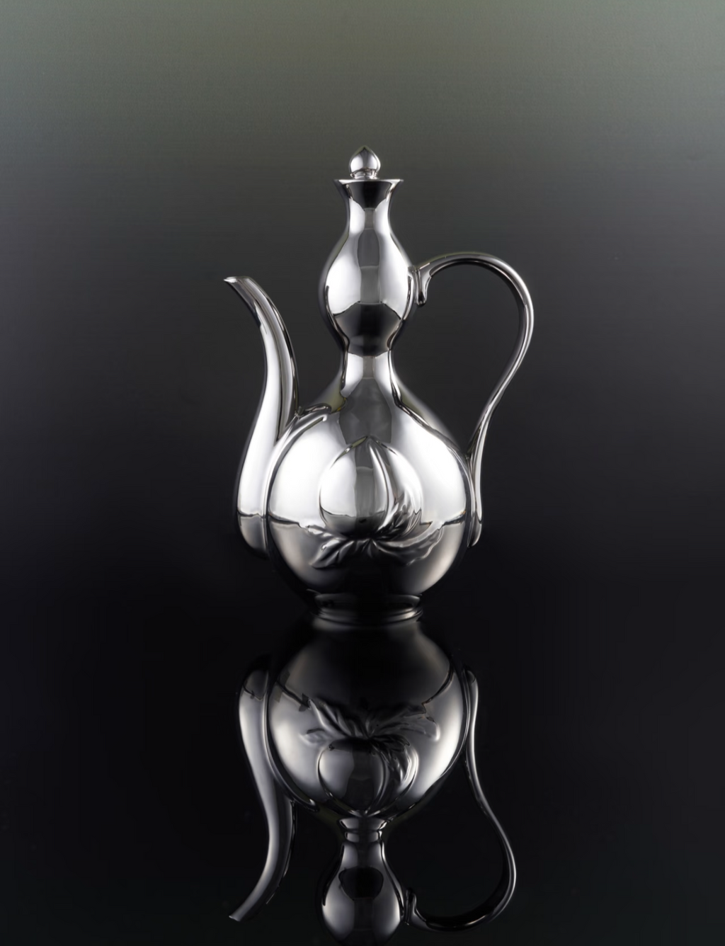 XI XING LE喜行乐： Silver Peach Flagon 千杯不醉福禄桃酒壶银色