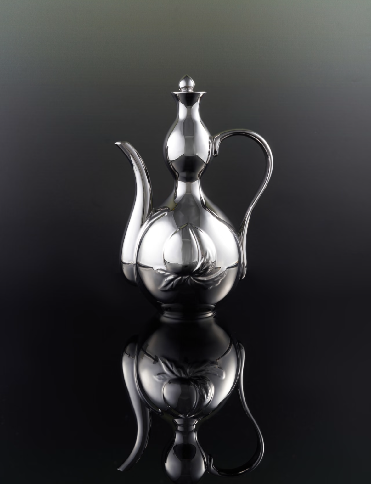 XI XING LE喜行乐： Silver Peach Flagon 千杯不醉福禄桃酒壶银色
